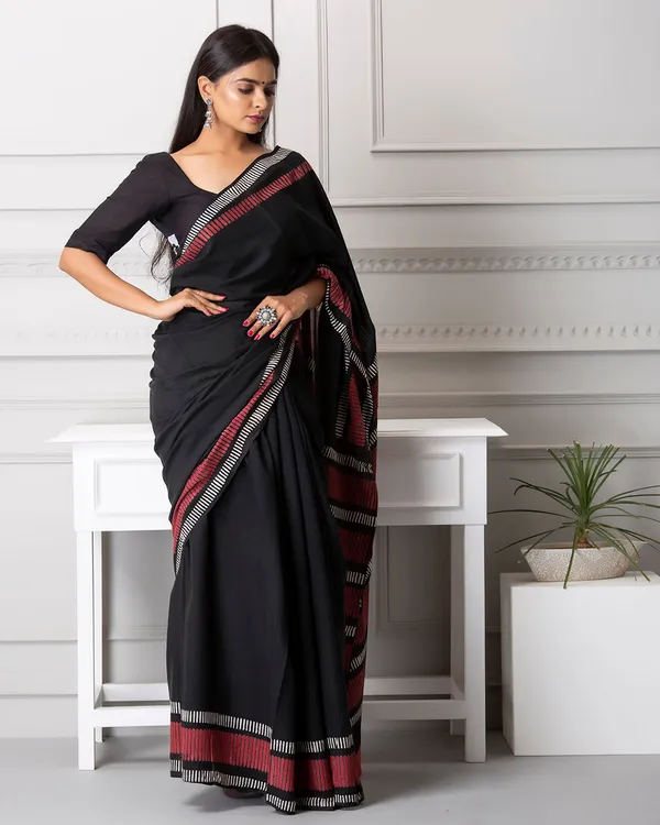Red_Cotton_Linear_Hblock_Print_Mulmul_Saree_For_Women